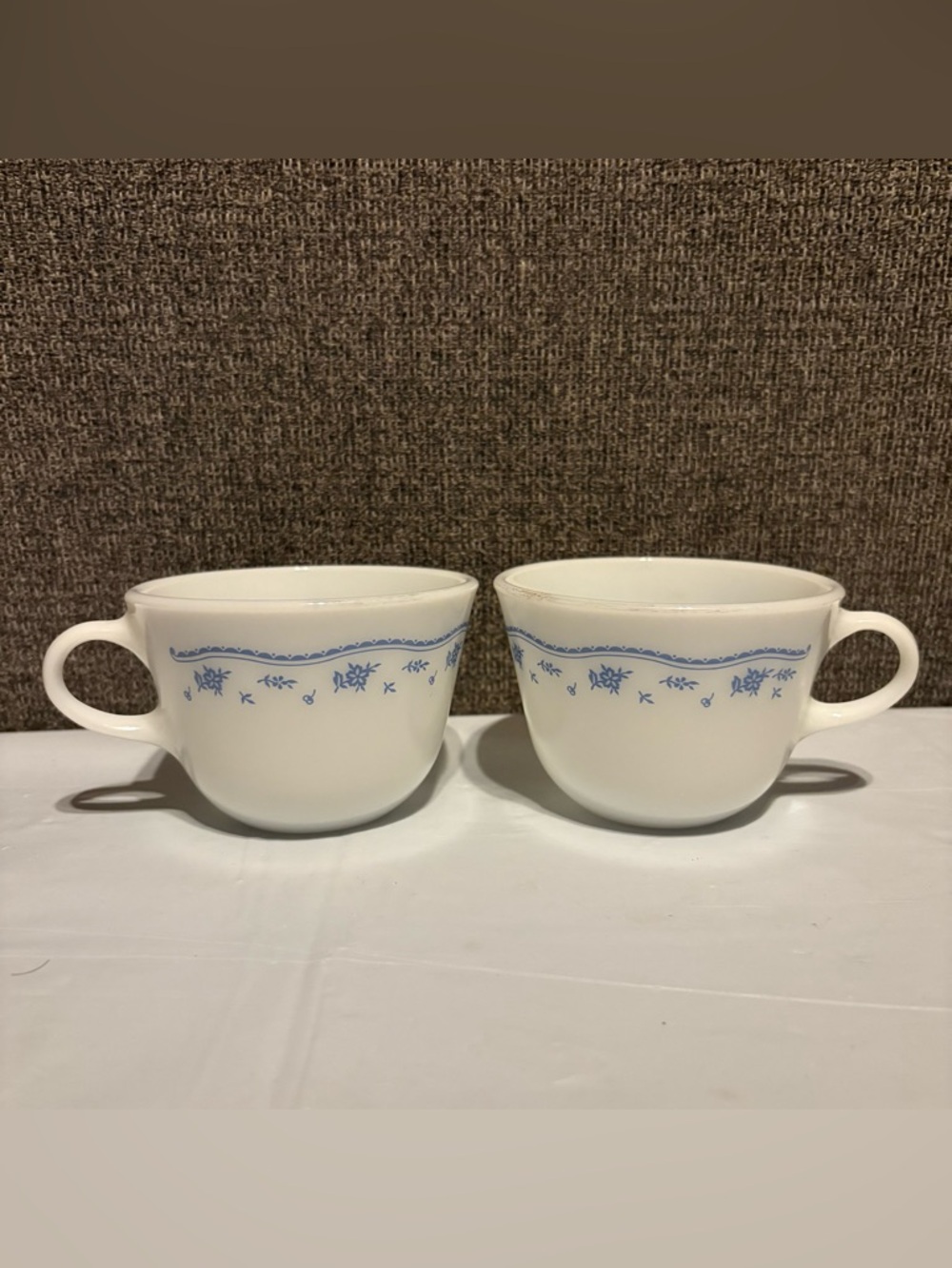 Vtg Pyrex Morning Blue Milk Glass Cups Set Of 2 Floral Pattern Coffee White Blue